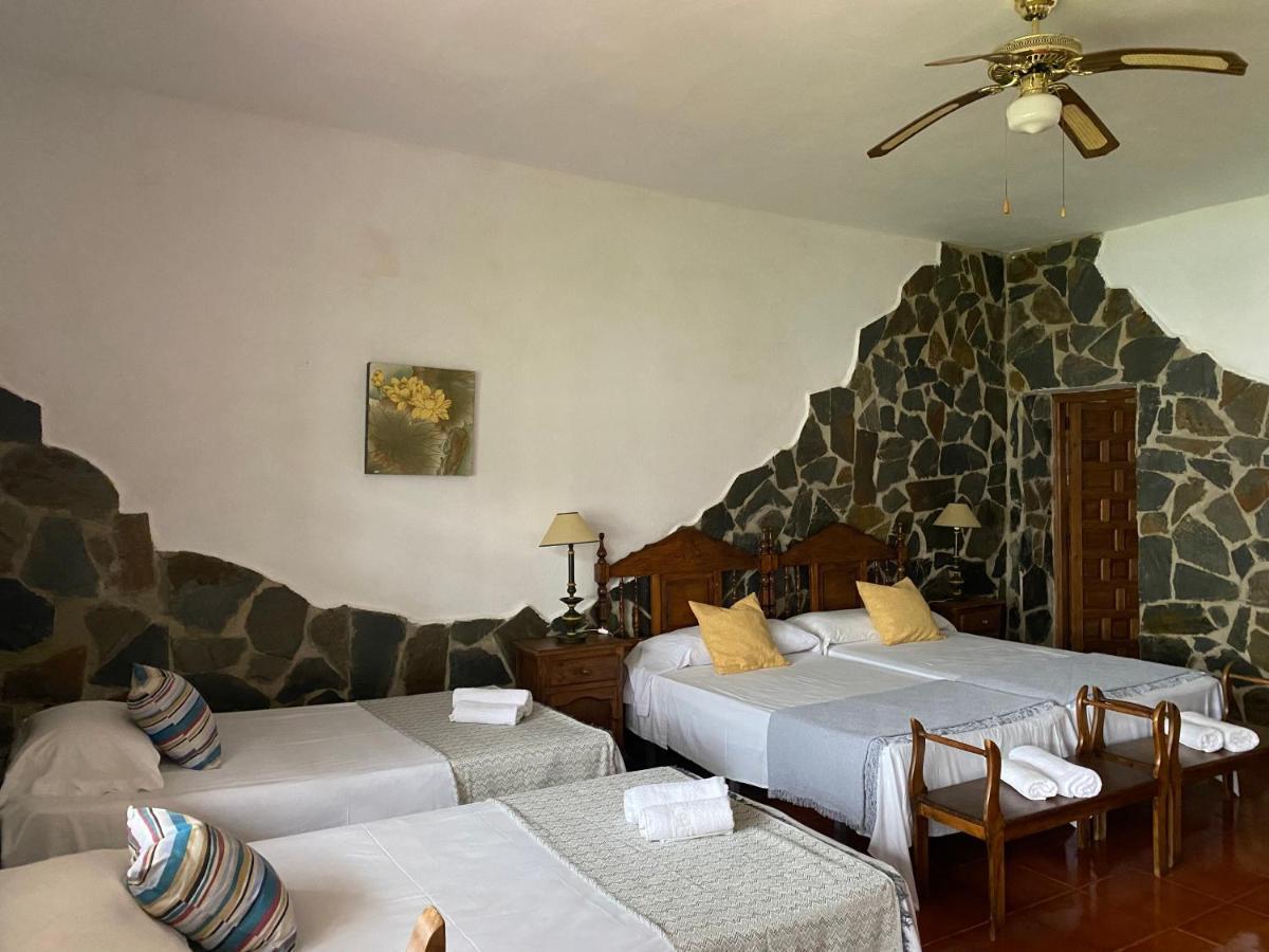 Hotel Rural Villa Torreaguila บาดาฮอส ภายนอก รูปภาพ