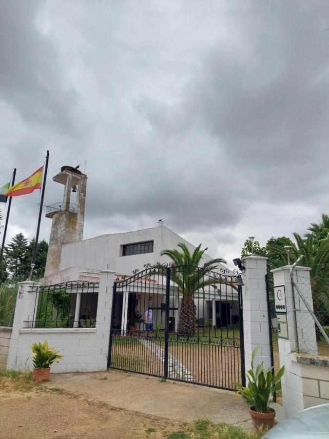 Hotel Rural Villa Torreaguila บาดาฮอส ภายนอก รูปภาพ