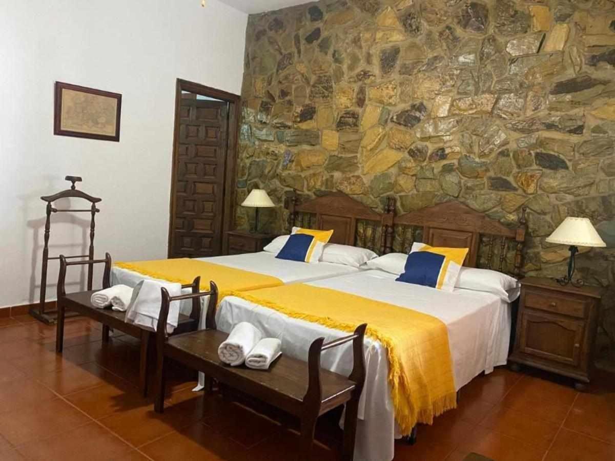 Hotel Rural Villa Torreaguila บาดาฮอส ภายนอก รูปภาพ
